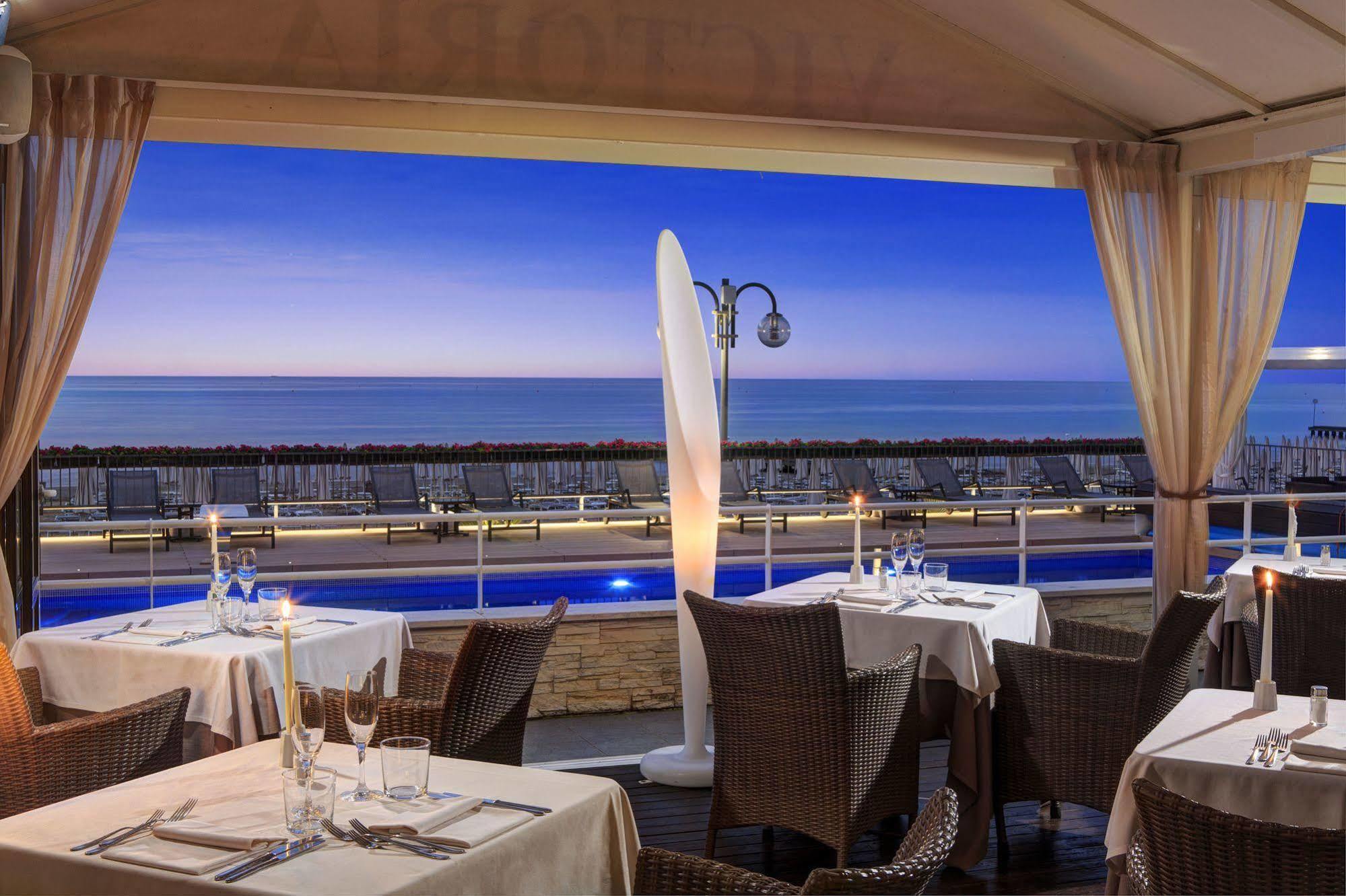 Victoria Frontemare Beach & Spa Hotel Jesolo Bagian luar foto